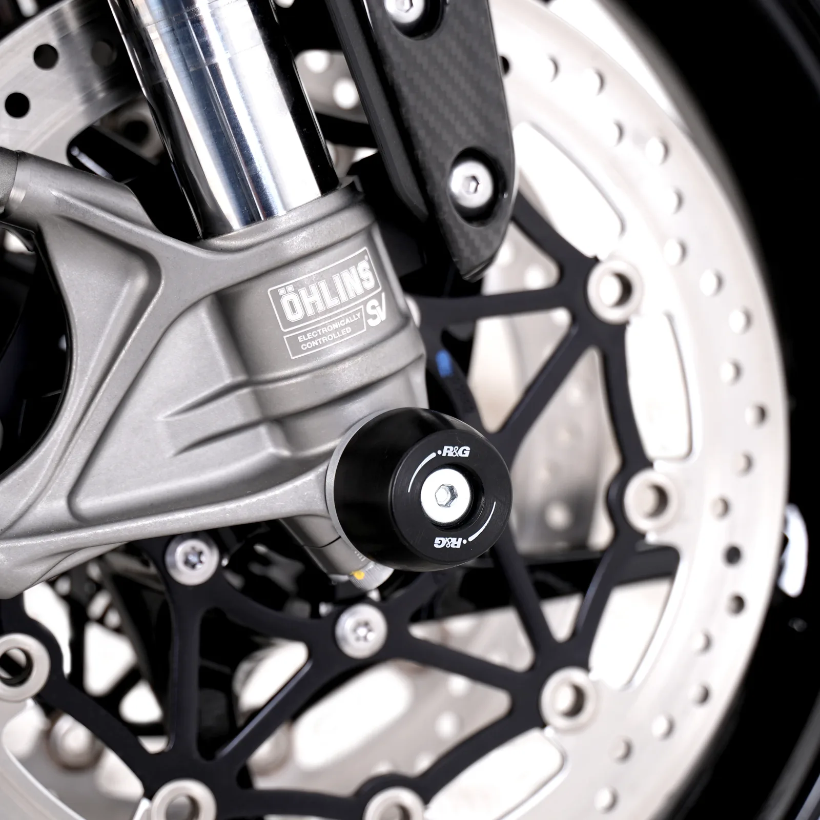 R&G Протектори за предна вилка APEX за Triumph Speed Triple 1050 (2011–2020), Speed Triple 1200 RS (2021+) и др.