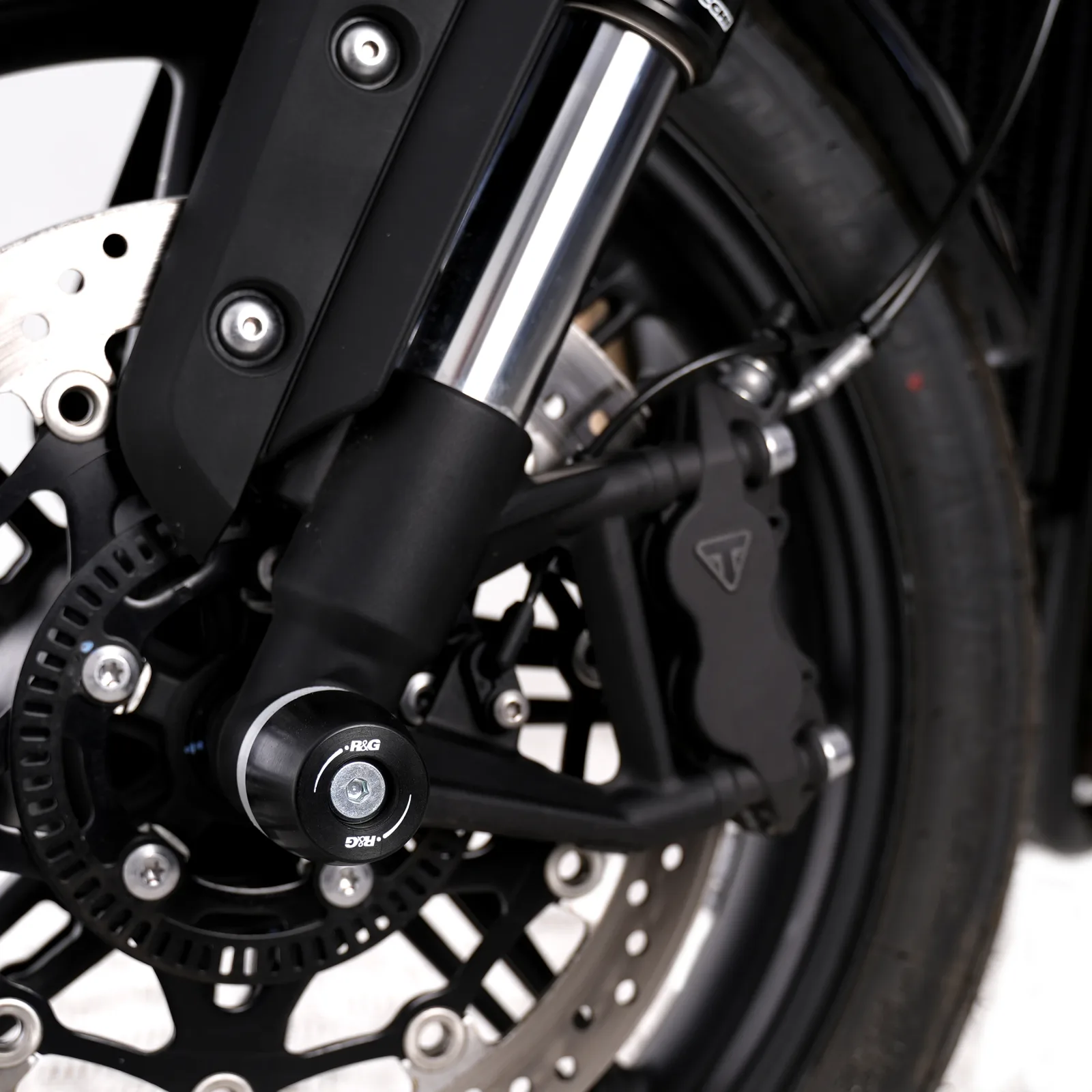 R&G Протектори за предна вилка APEX за Triumph Speed Twin 1200 (2024+), Speed Twin 900 (2025+)