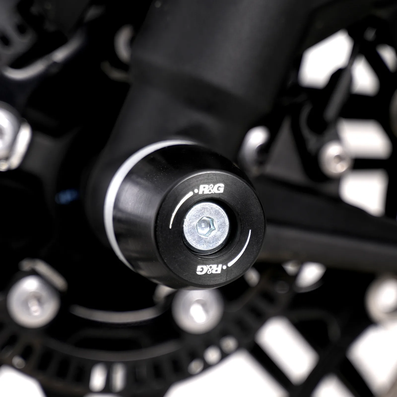 R&G Протектори за предна вилка APEX за Triumph Speed Twin 1200 (2024+), Speed Twin 900 (2025+)