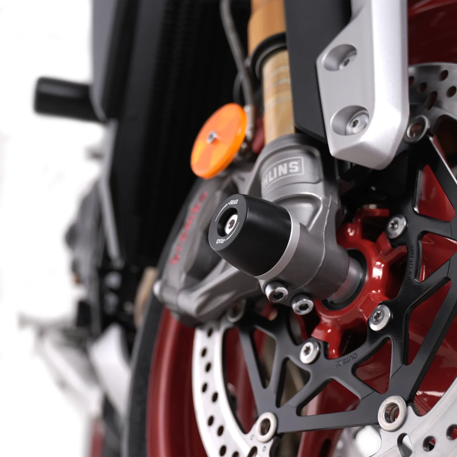 R&G Протектори за предна вилка APEX за Triumph Trident 660 (2021+), Tiger Sport 660 (2022+), Street Triple 765 RS (2023+) и др.