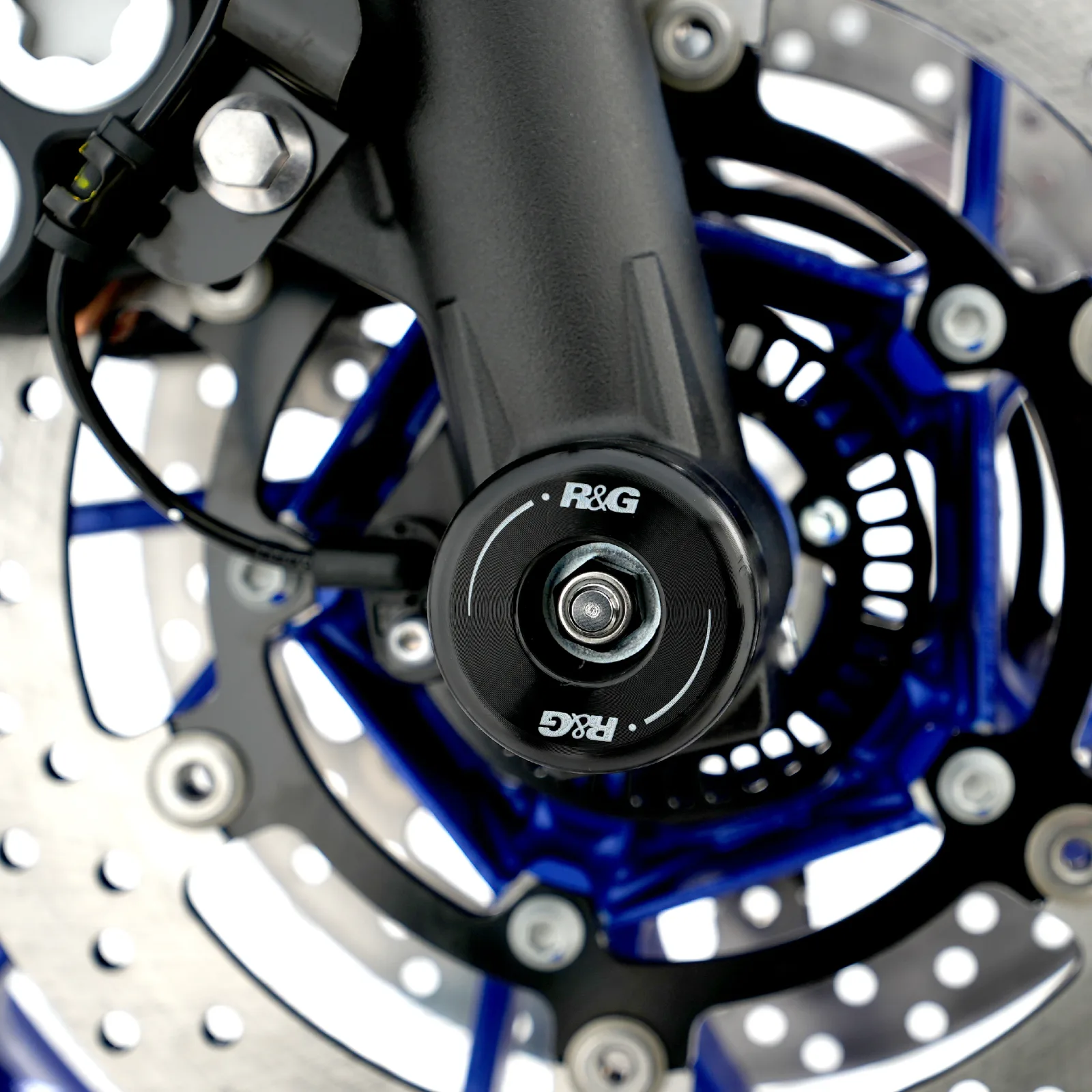 R&G Протектори за предна вилка за Yamaha Tracer 7 (2021–2023), Tracer 7 GT (2021–2024), MT-07 (2021–2024), XSR 700 (2022+)
