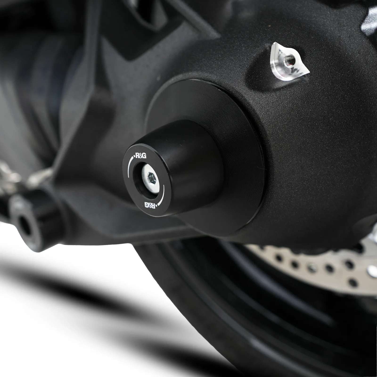 R&G Протектори за шарнир APEX (лява страна) за BMW R 1300 GS (2023+), R 1300 GS Adventure (2024+), R 1300 R (2025+), R 1300 RT (2025+) и др.
