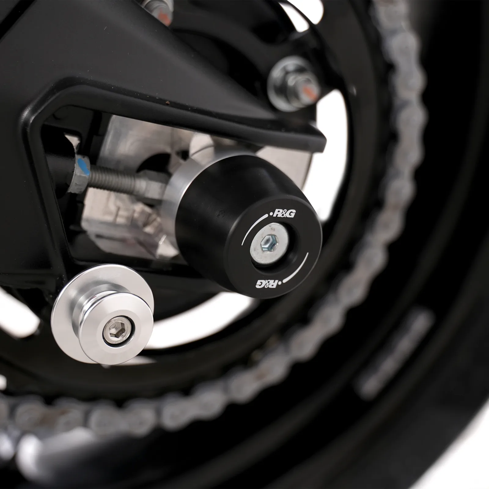 R&G Протектори за шарнир APEX за Aprilia RS 660 (2025+), RS 660 Factory (2025+), Tuono 660 Factory (2025+), Tuono 660 (2025+)