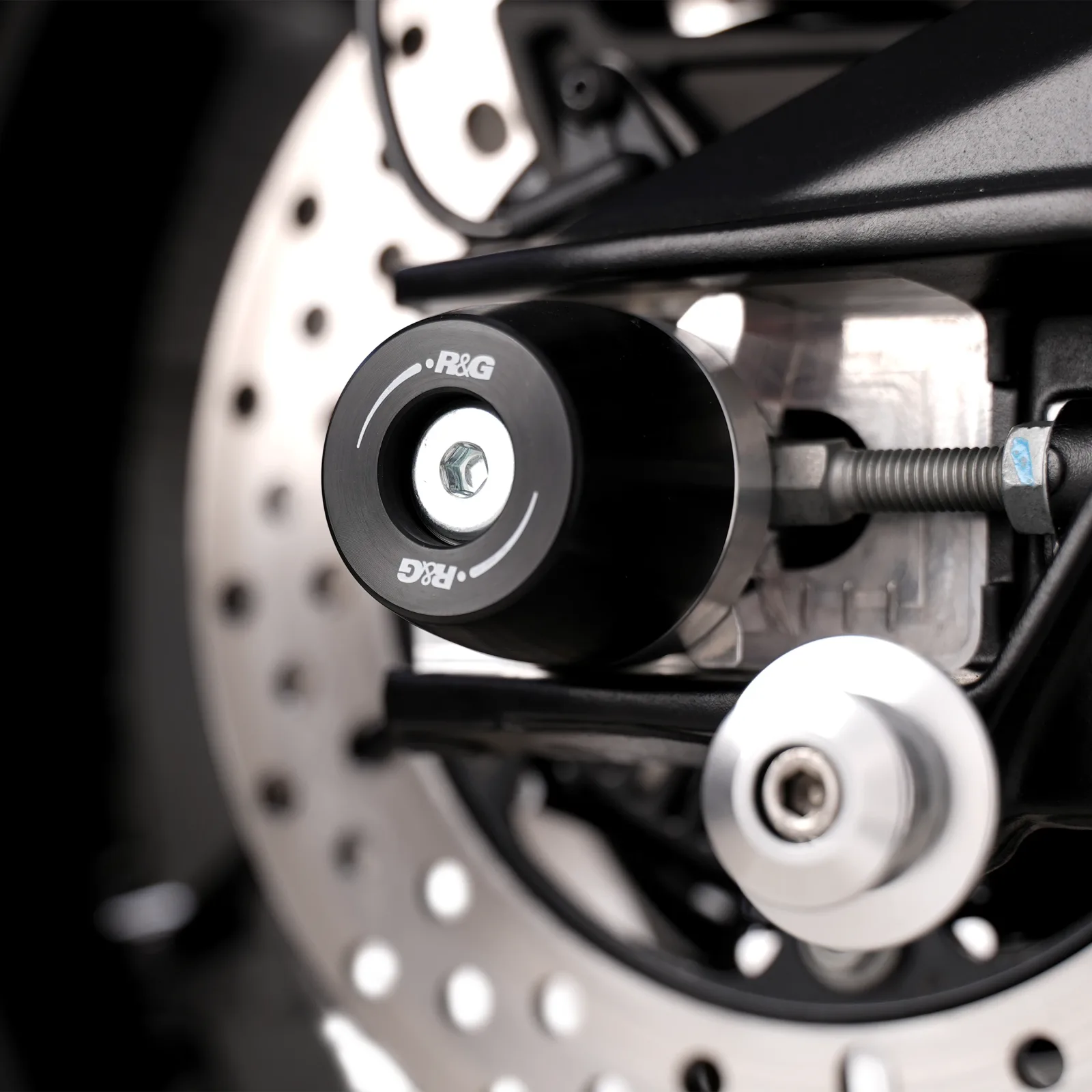 R&G Протектори за шарнир APEX за Aprilia RS 660 (2025+), RS 660 Factory (2025+), Tuono 660 Factory (2025+), Tuono 660 (2025+)