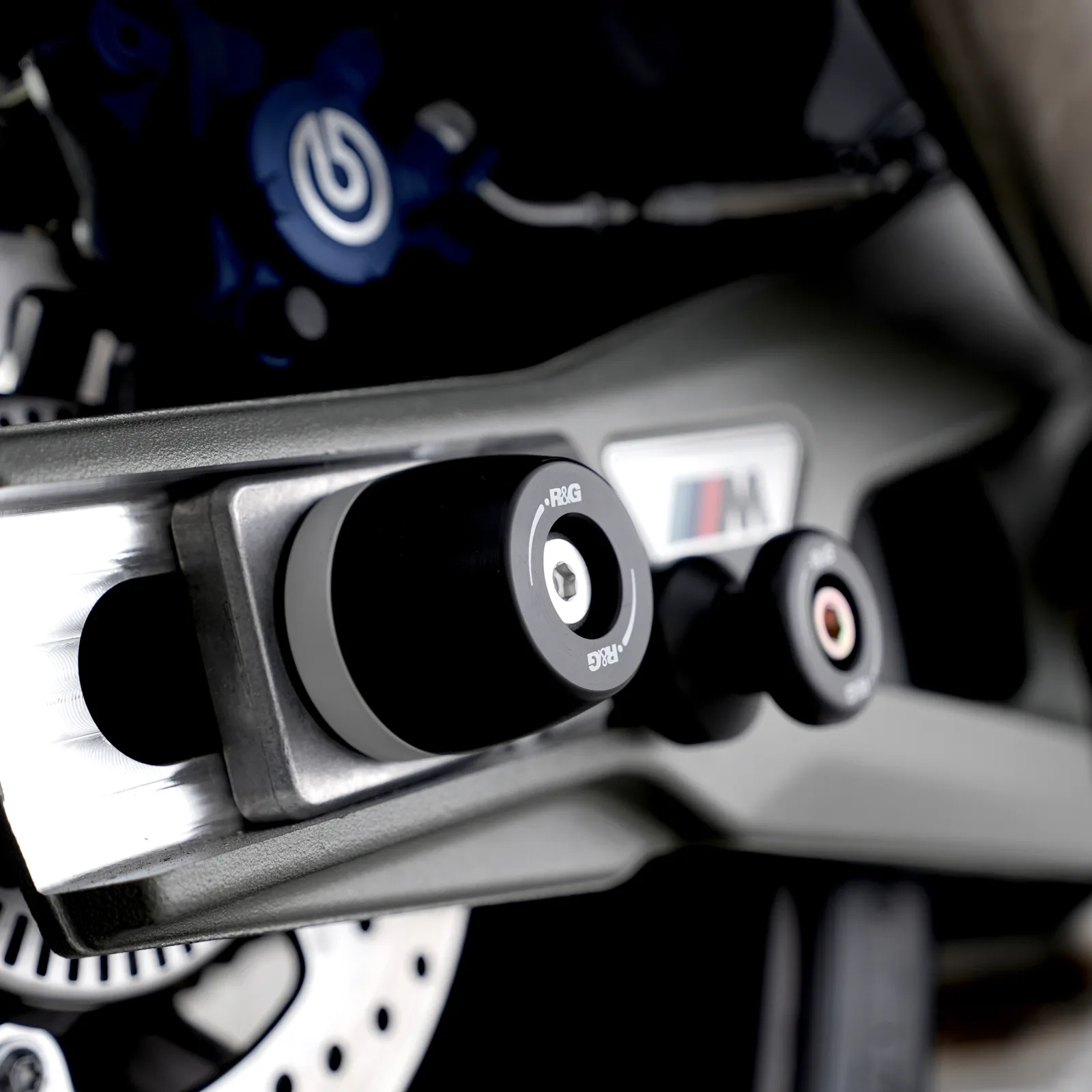 R&G Протектори за шарнир APEX за BMW S 1000 R (2025+), F 900 GS (2026+), M 1000 R (2025+)