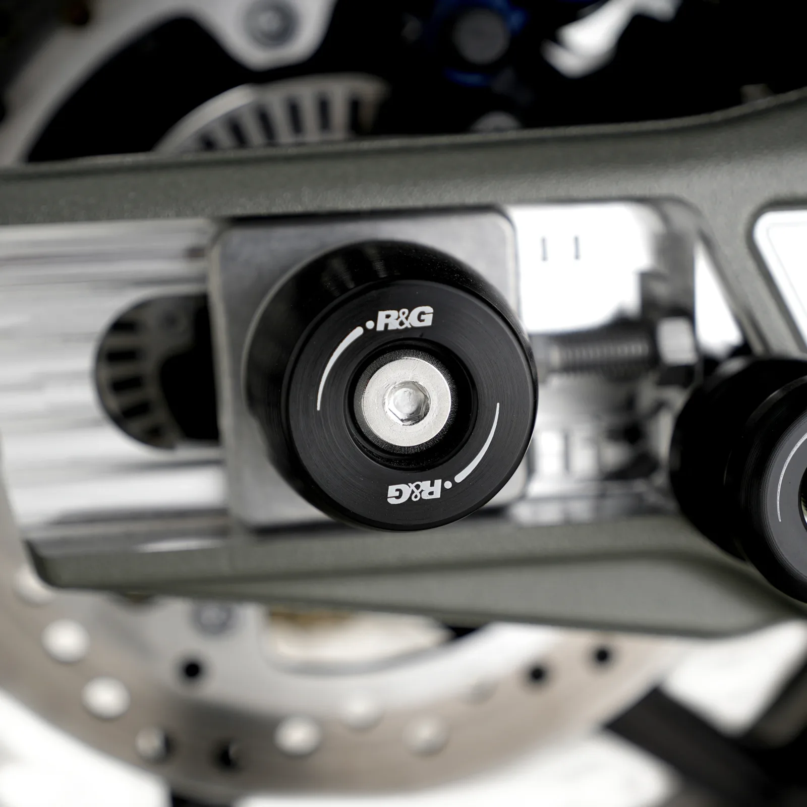 R&G Протектори за шарнир APEX за BMW S 1000 R (2025+), F 900 GS (2026+), M 1000 R (2025+)