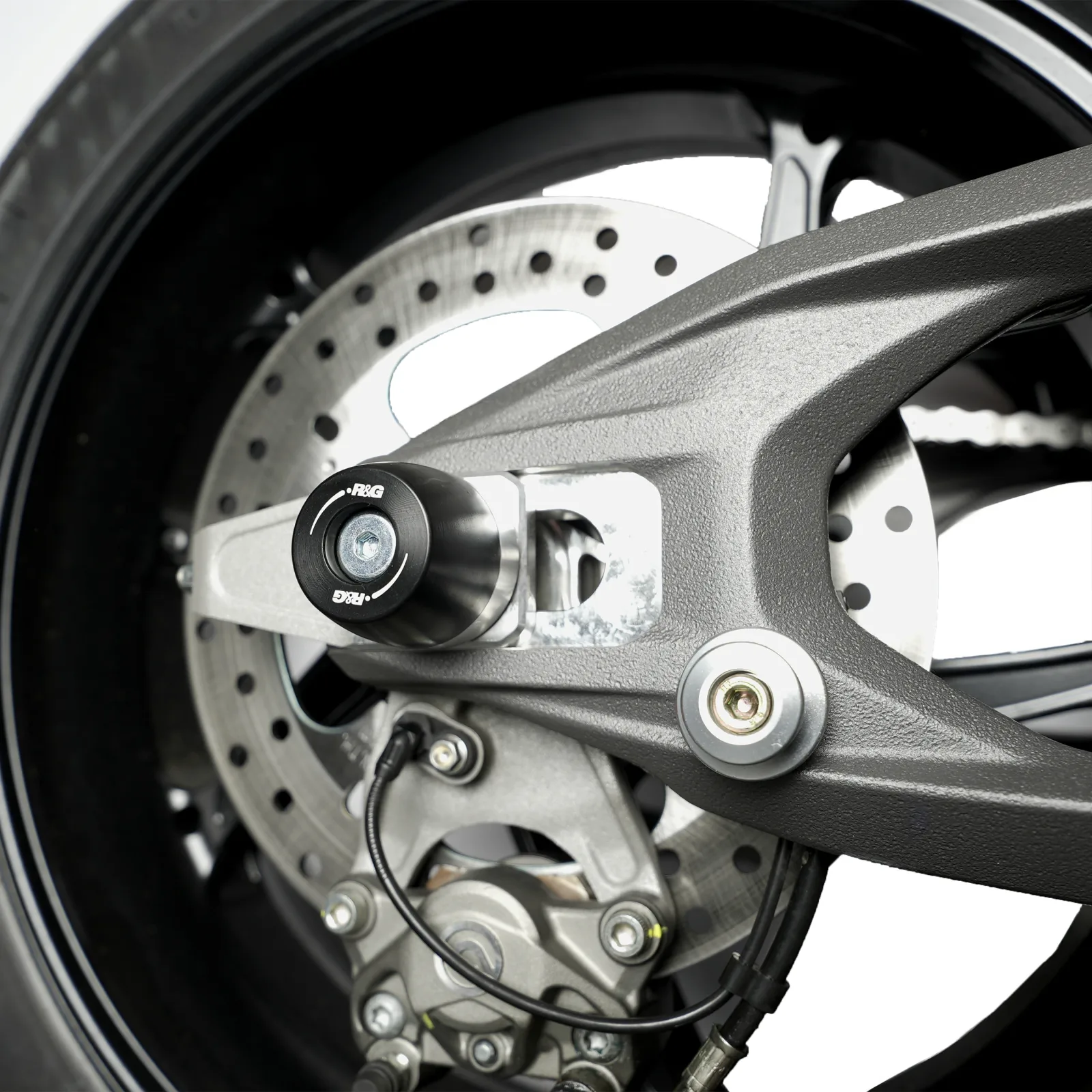 R&G Протектори за шарнир APEX за Ducati Panigale V4 (2025+), Streetfighter V4 (2025+), Streetfighter V4 S (2025+) и др.