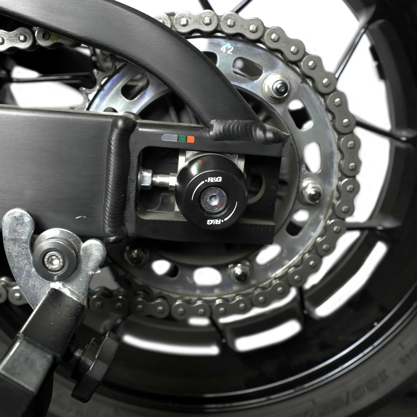 R&G Протектори за шарнир APEX за Honda CBR 600RR (2024+)