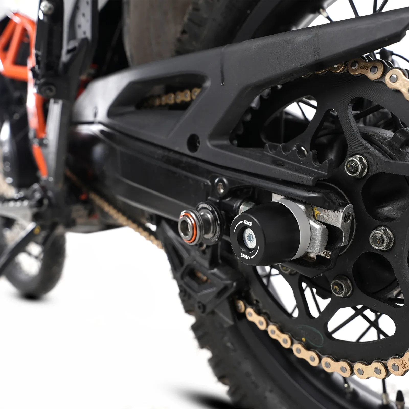 R&G Протектори за шарнир APEX за KTM 390 Adventure (2025+)
