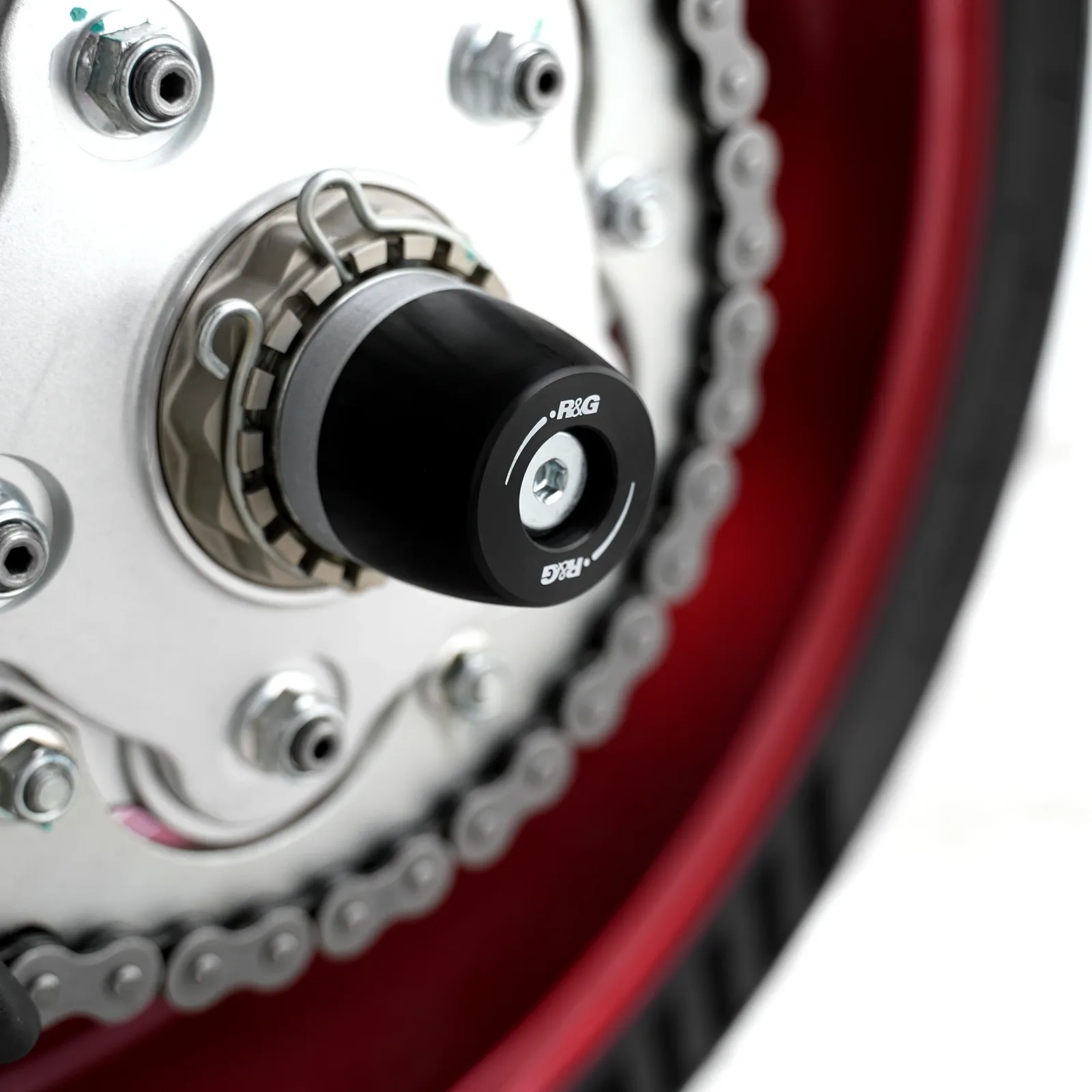 R&G Протектори за шарнир APEX за MV Agusta Brutale 750, Brutale 910, F4 1000 (2006–2008, 2010–2014), F3 675 (2012–2018) и др.