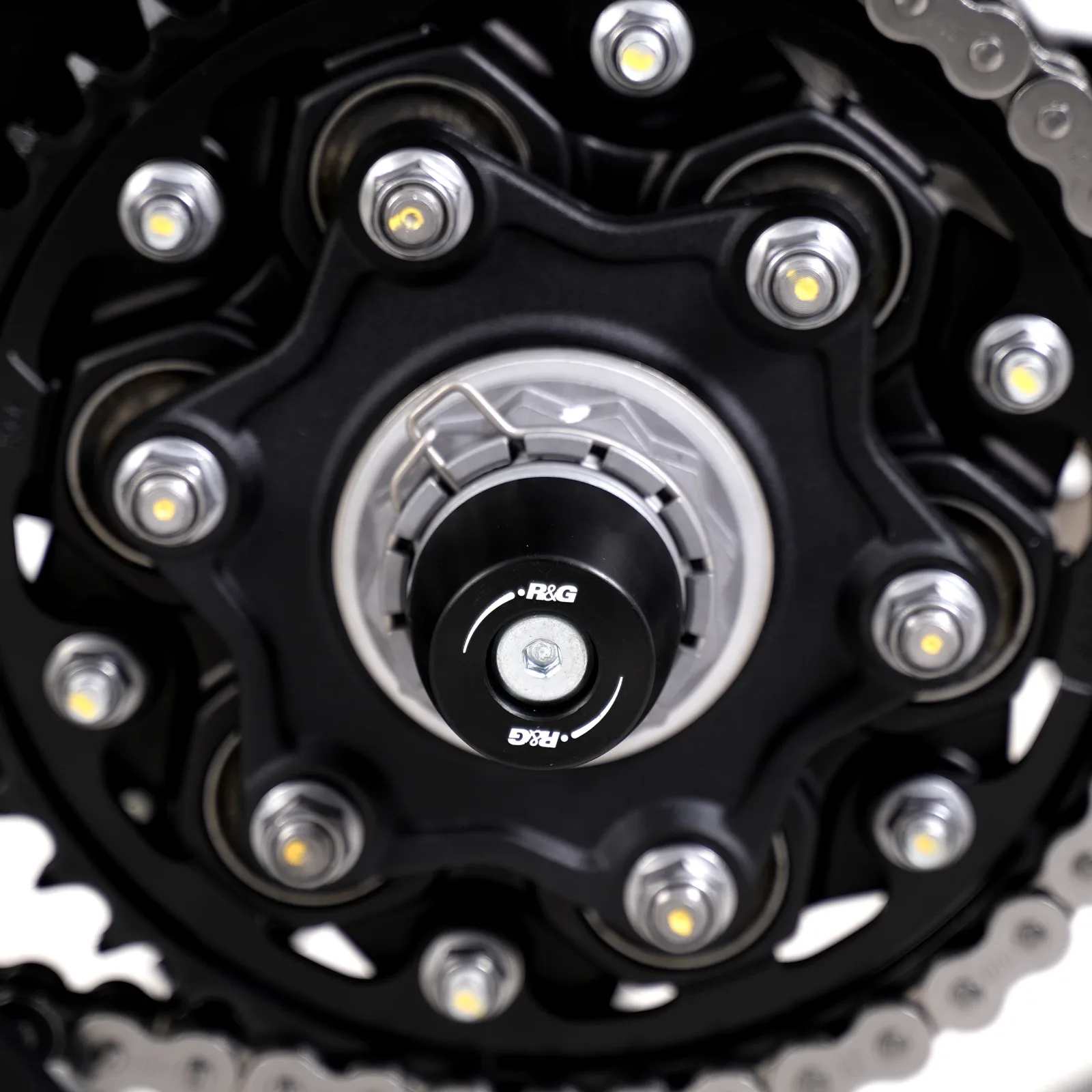 R&G Протектори за шарнир APEX за Triumph Speed Triple 1200 RR (2022+), Speed Triple 1200 RS (2025+) и др.