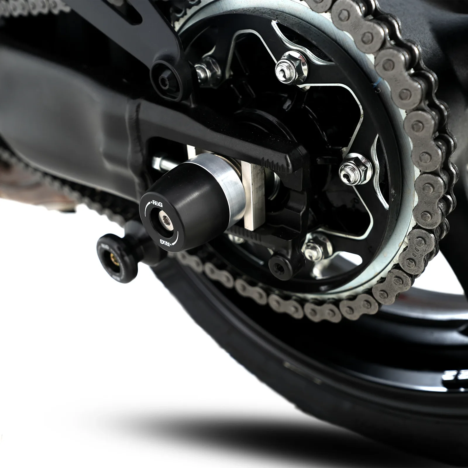 R&G Протектори за шарнир APEX за Yamaha MT-09 SP (2021+), Tracer 9 GT (2021+), XSR 900 (2022–2024), YZF-R9 (2025+) и др.