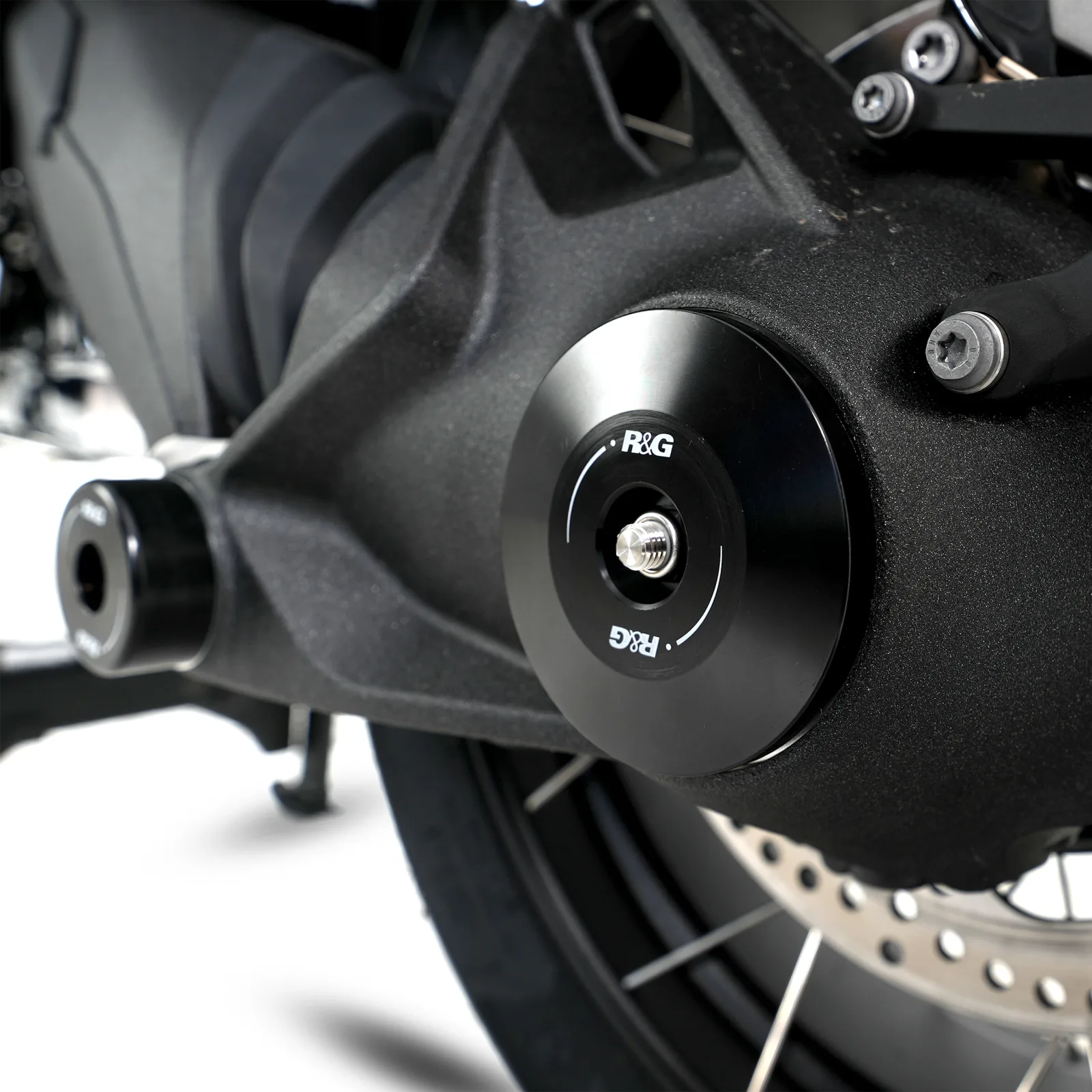 R&G Протектори за шарнир за BMW R 1300 GS (2023+), R 1300 GS Adventure (2024+), R 1300 R (2025+), R 1300 RT (2025+) и др.
