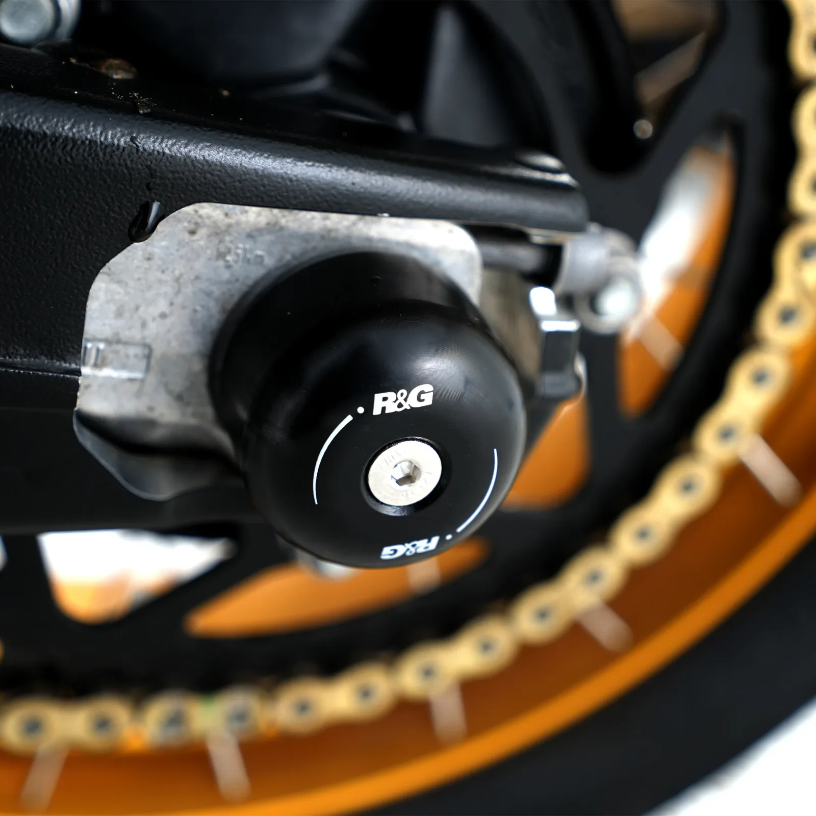 R&G Протектори за шарнир за Suzuki SV 1000S (2003–2009), SV 1000 (2003–2009), BMW S 1000 RR (2010+) и др.
