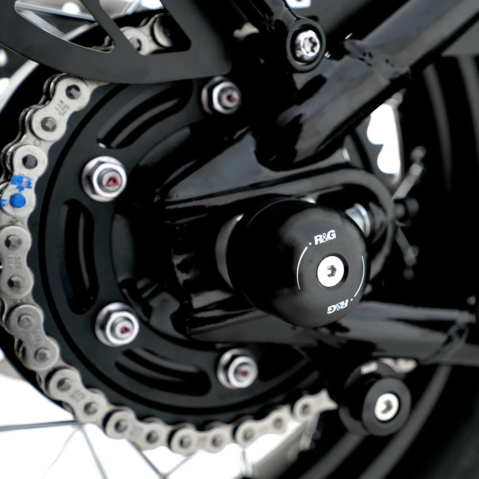 R&G Протектори за шарнир за Triumph Street Twin 900 (2016–2018), Thruxton 1200 R (2016–2018) и др.