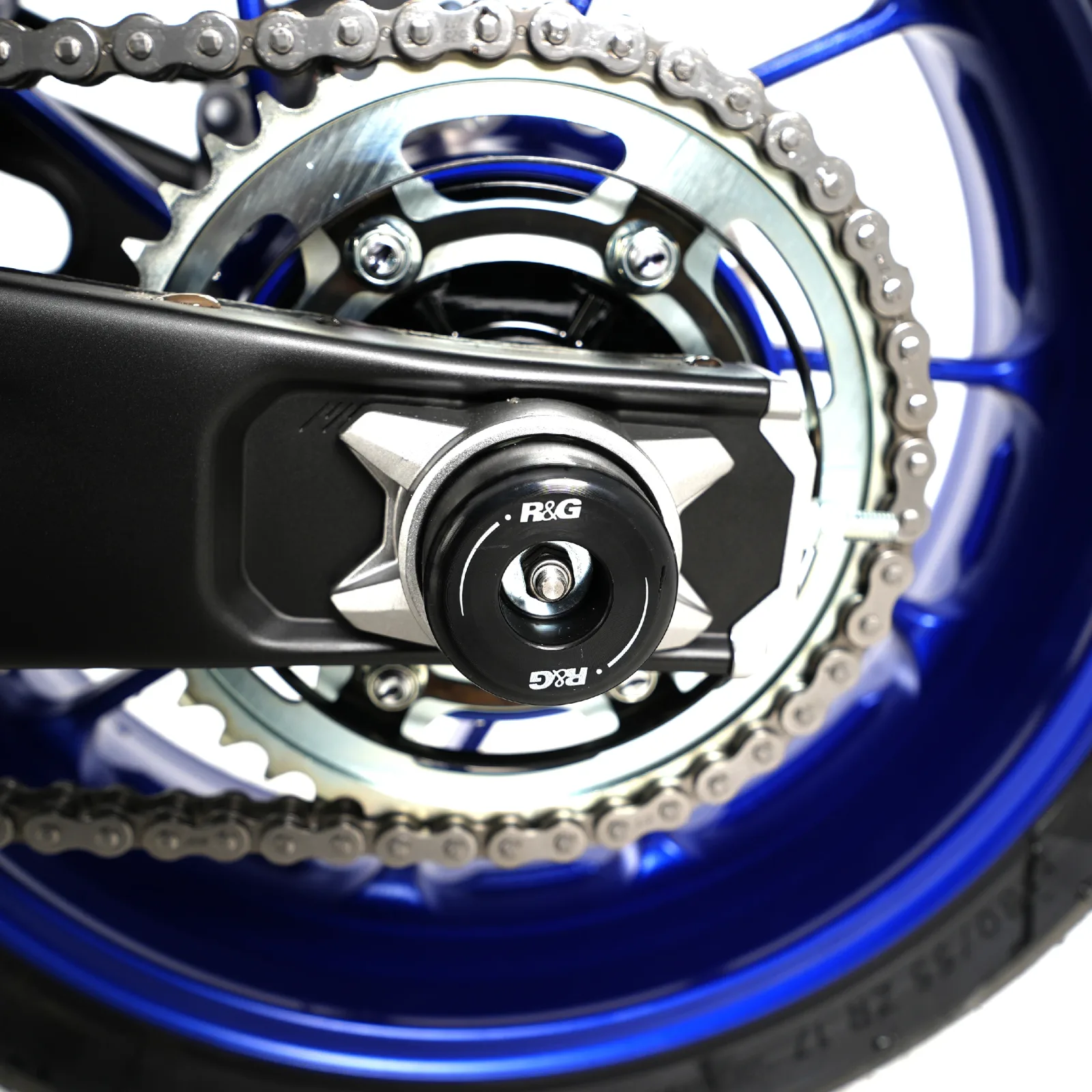 R&G Протектори за шарнир за Yamaha MT-07 (2014–2024), XSR 700 (2016+), YZF-R7 (2022–2025)
