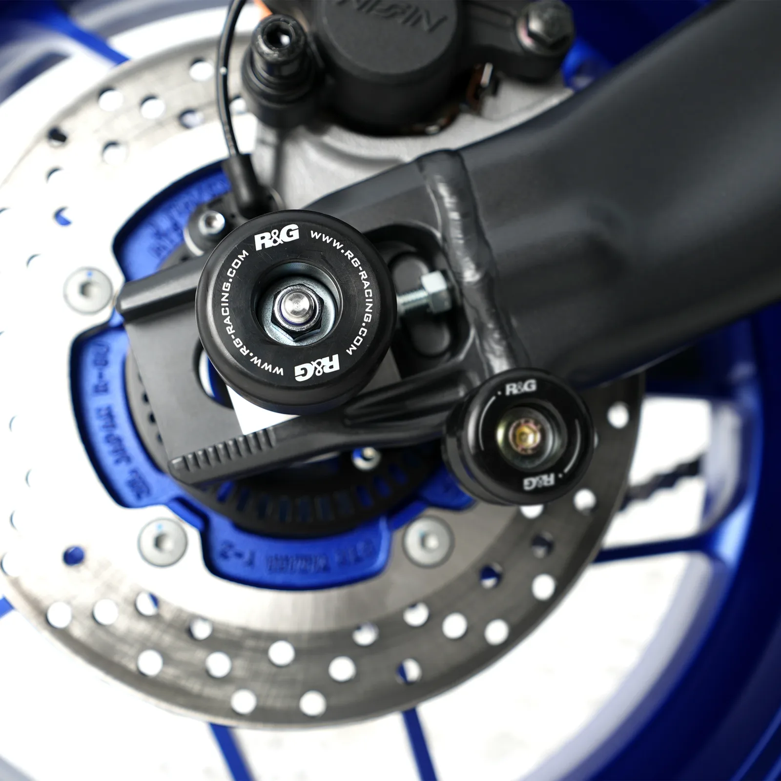 R&G Протектори за шарнир за Yamaha MT-09 (2021+), MT-09 SP (2021–2023), Tracer 9 (2021–2024), Tracer 9 GT (2021+) и др.