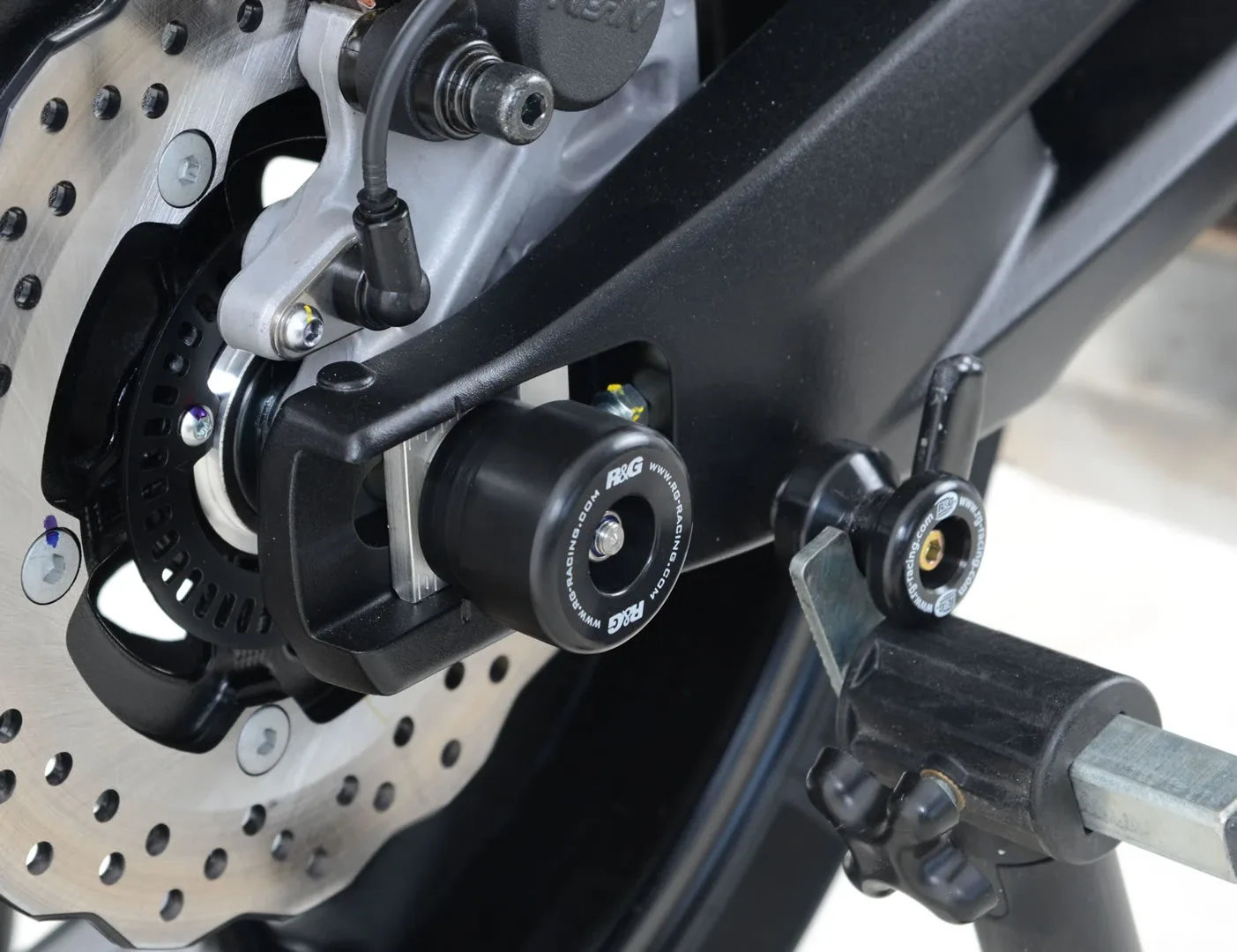R&G Протектори за шарнир за Yamaha Tracer 700 (2016–2020), Tracer 7 (2025+), Tracer 7 GT (2025+)