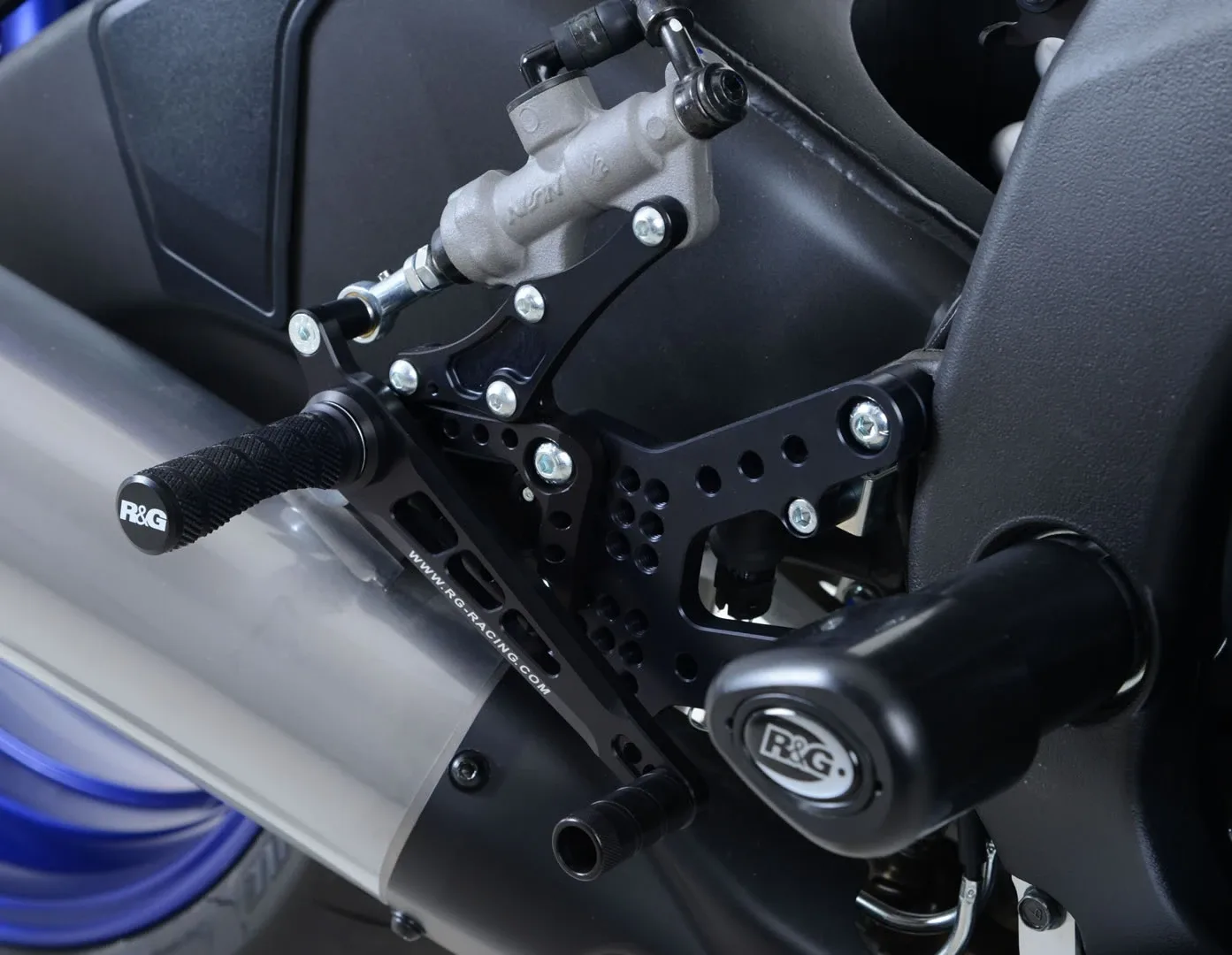 R&G Регулируеми степенки за Yamaha YZF-R6 (2006–2016)
