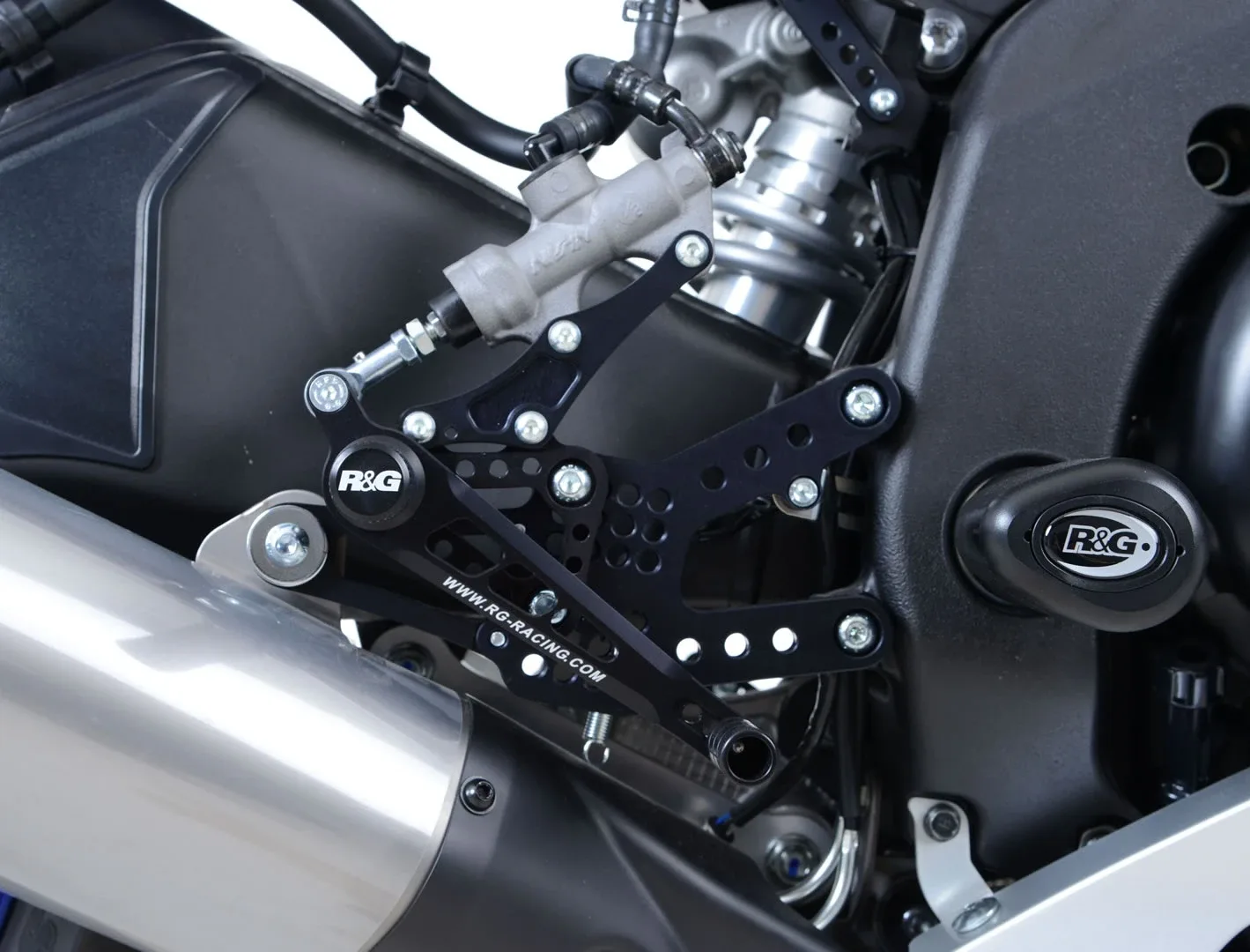 R&G Регулируеми степенки за Yamaha YZF-R6 (2006–2016)