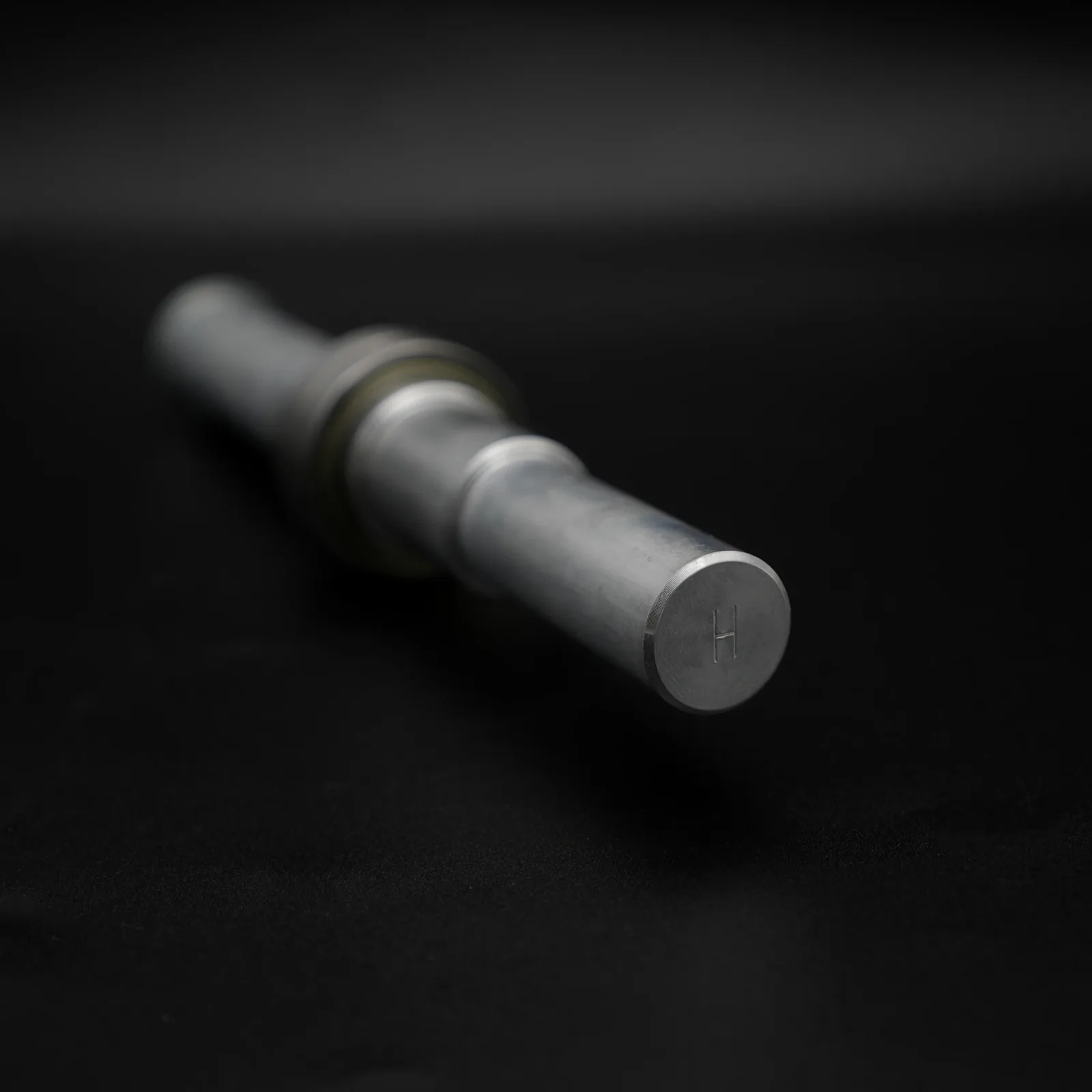 R&G Щифт за едностранна стойка Workshop 25.8mm/21.7 mm за Ducati Hypermotard 1100 (2007), 848 (2008–2014), Hypermotard 796 (2010–2013) и др.
