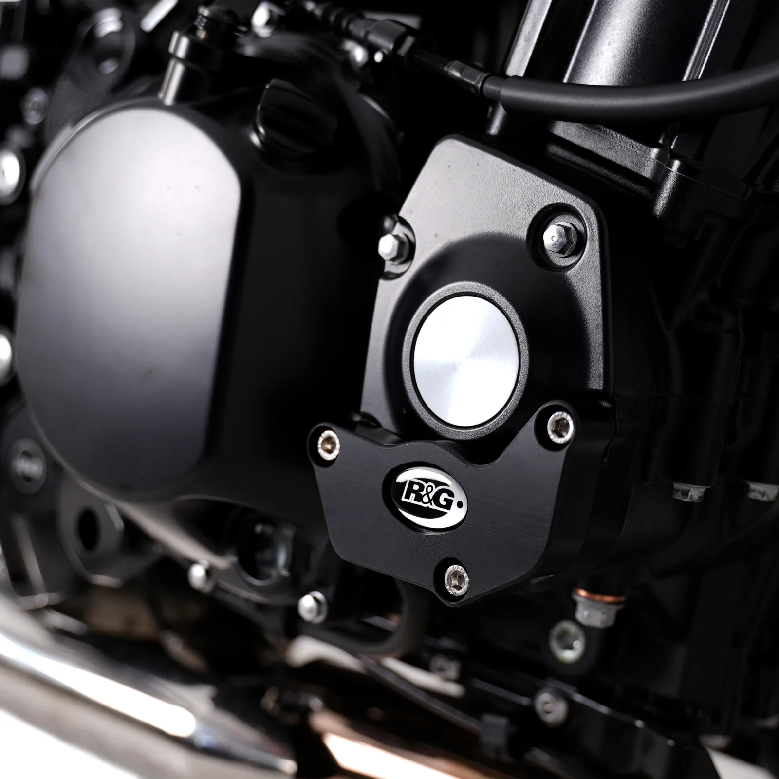 R&G Слайдер за двигател (дясна страна) за Kawasaki Z900 (2017+), Z900RS (2018+)