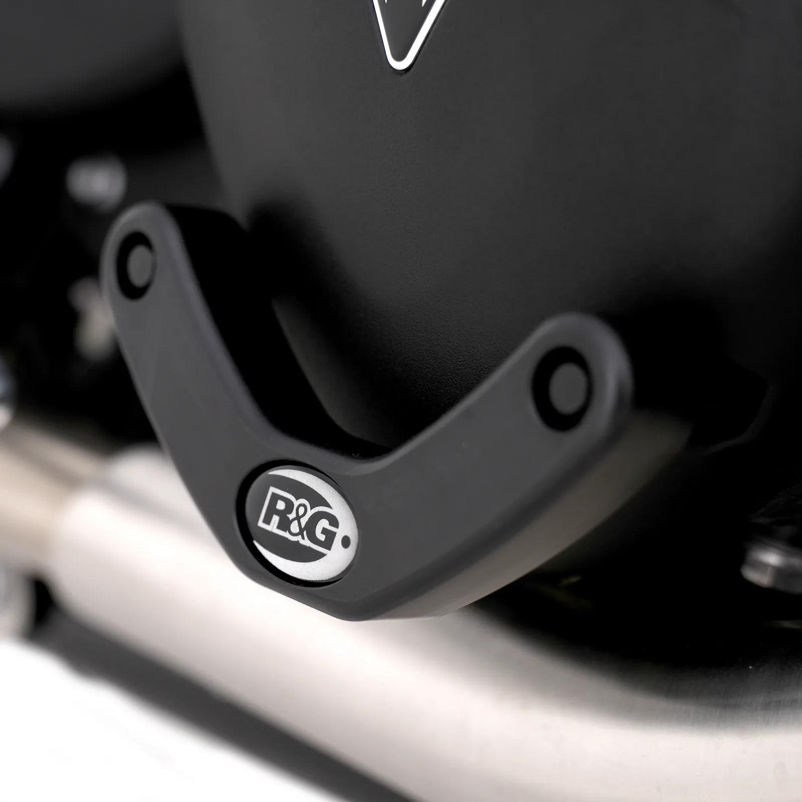 R&G Слайдер за двигател (дясна страна) за Triumph Street Twin 900 (2016–2018), Thruxton 1200 R (2016–2018) и др.