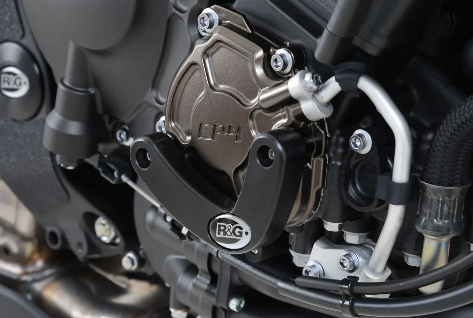 R&G Слайдер за двигател (дясна страна) за Yamaha YZF-R1 (2015+), YZF-R1M (2015+), MT-10 (2016+), MT-10 SP (2016+)