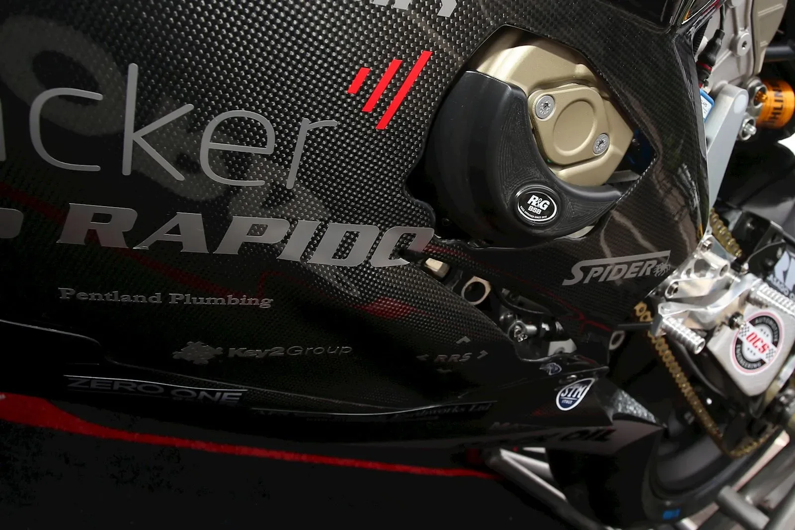 R&G Слайдер за двигател (лява страна) за Ducati SuperSport 1000DS (1999), Panigale V4 S (2018–2024), Panigale V4 (2019) и др.