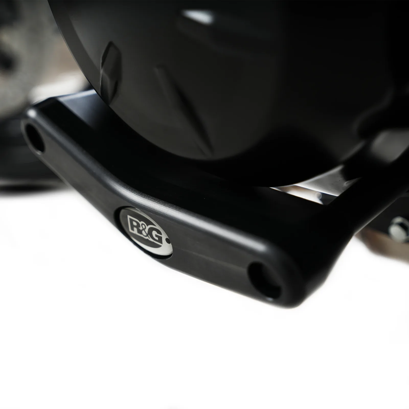 R&G Слайдер за двигател (лява страна) за Kawasaki Z650 (2017+), Z650RS (2021+), Z650 S (2026+)