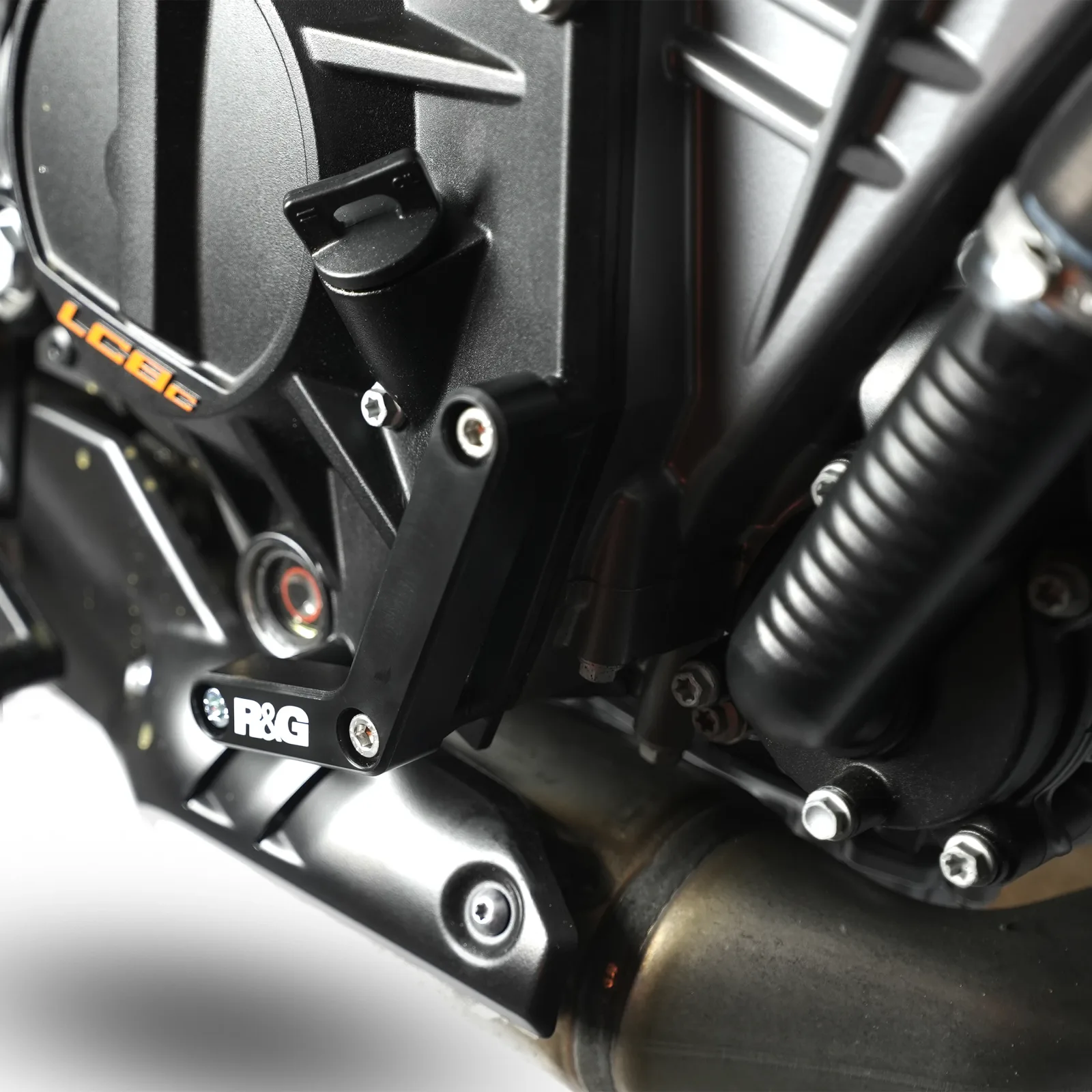 R&G Слайдер за двигател за KTM 990 Duke (2024) (ECS0204BK)