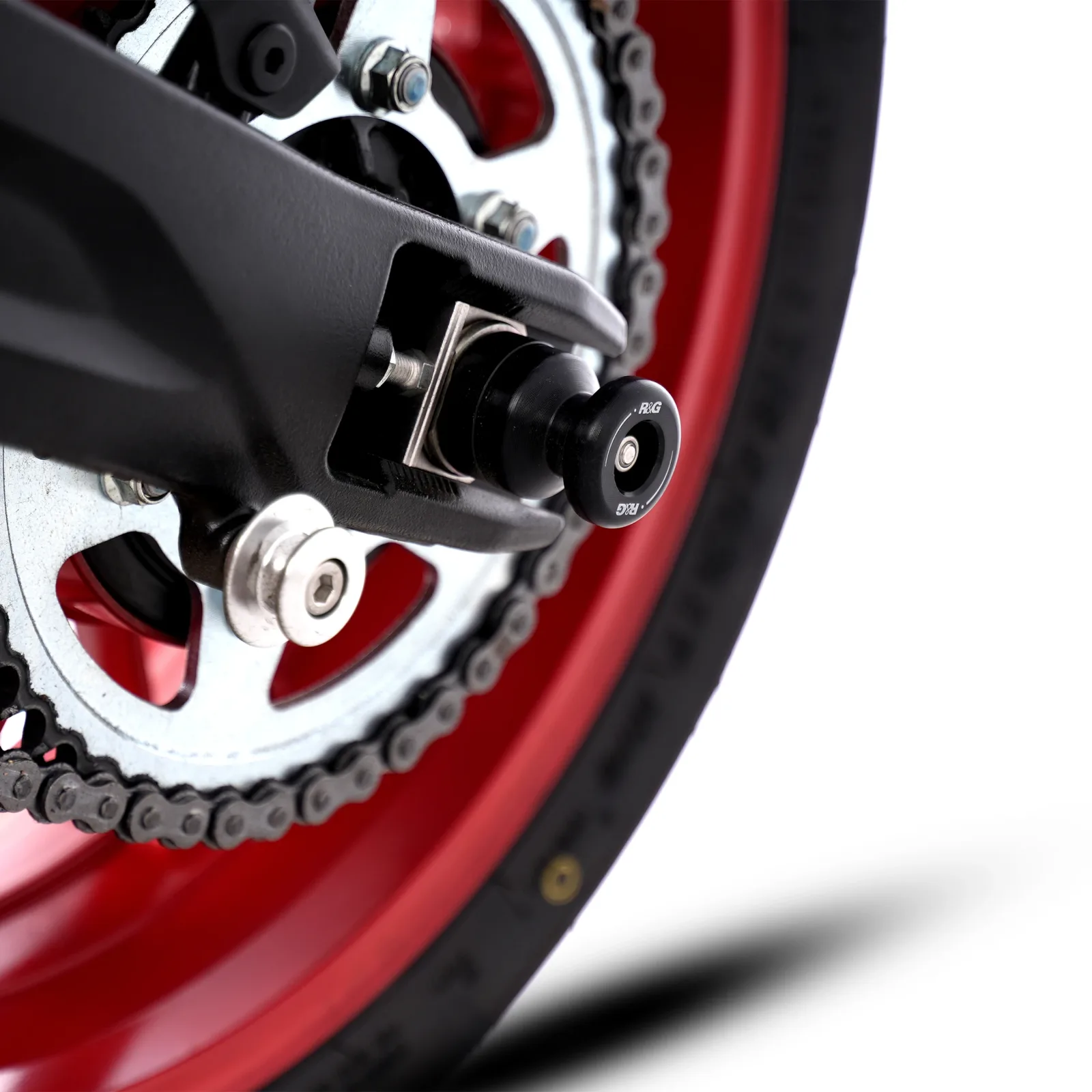 R&G Слайдери за ос за Suzuki GSX-8S (2023+), V-Strom 800 (2023+), GSX-8R (2024+), GSX-8T (2025+), GSX-8TT (2025+)