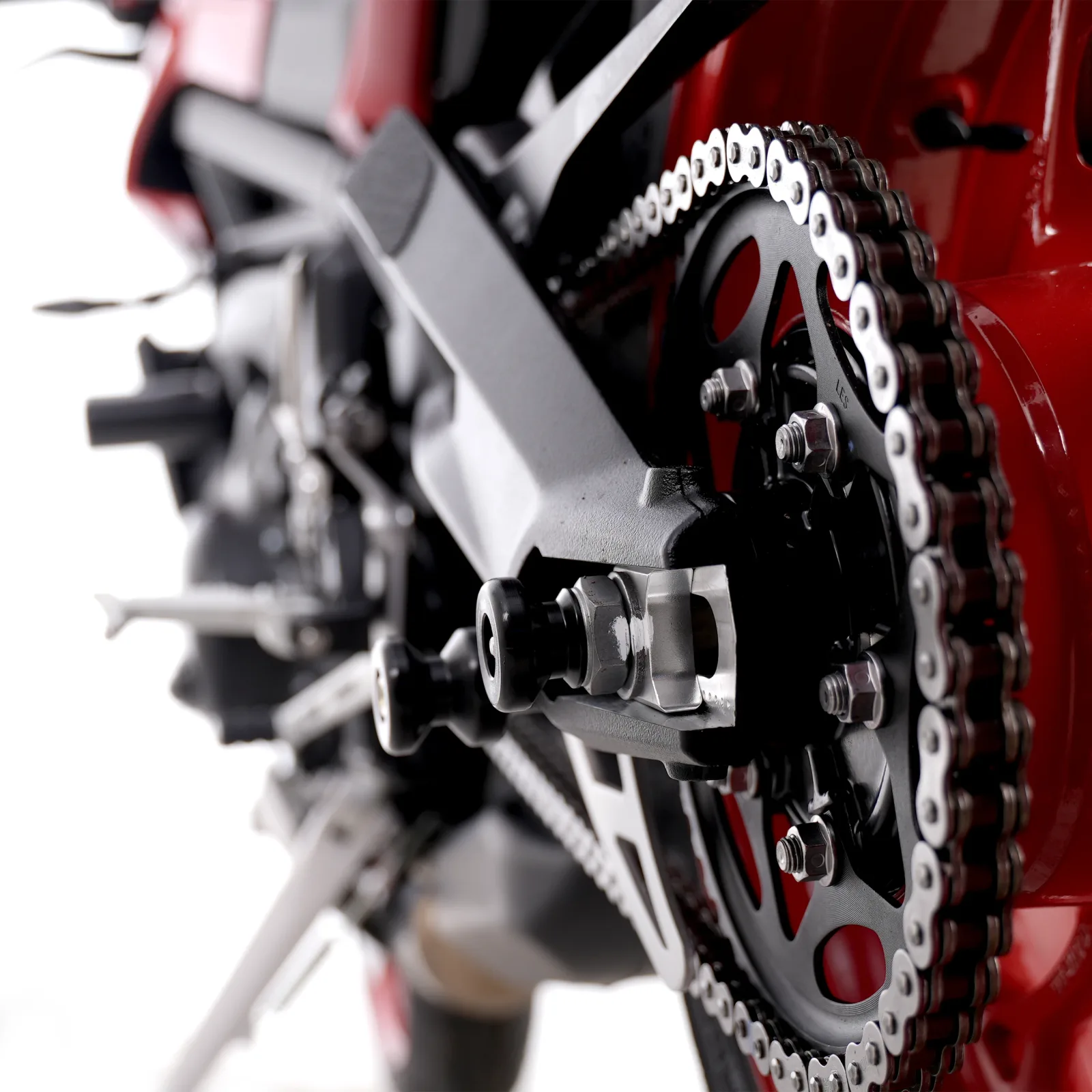 R&G Слайдери за ос за Triumph Daytona 675 (2006–2016), Street Triple 675 (2007–2012) и др.