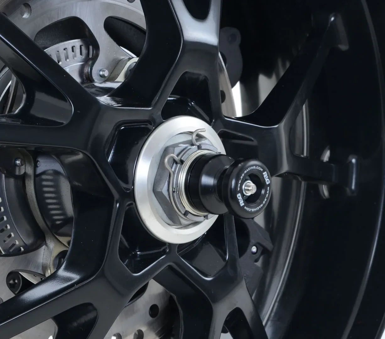 R&G Слайдери за ос за Triumph Speed Triple 1050 (2011–2020)