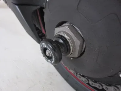 R&G Слайдери за ос за Triumph Tiger Sport 1050 (2013–2018)