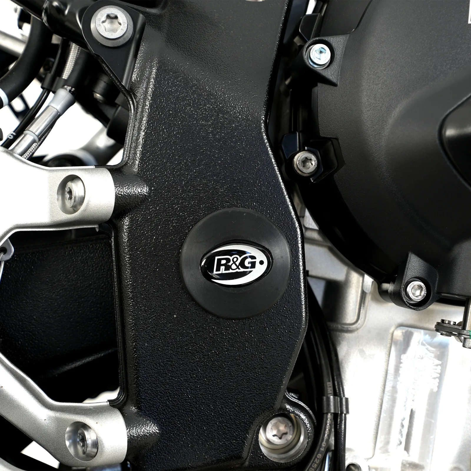 R&G Тапи за рама (дясна страна) за BMW S 1000 RR (2019–2022), S 1000 XR (2020+), S 1000 R (2021+), M 1000 RR (2021–2022) и др.