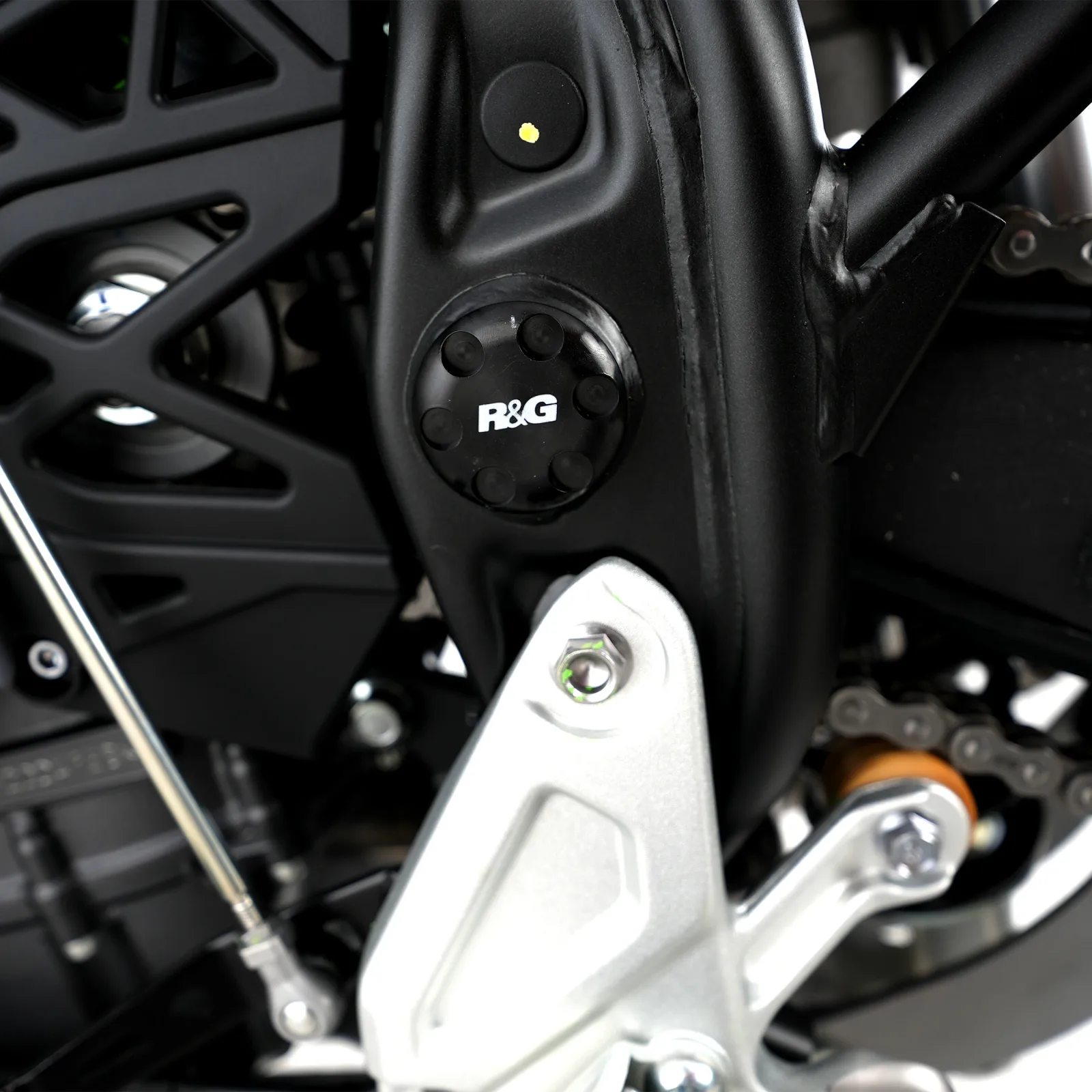R&G Тапи за рама (лява страна) за Yamaha Tenere 700 (2019+), Tenere 700 World Raid (2022+)