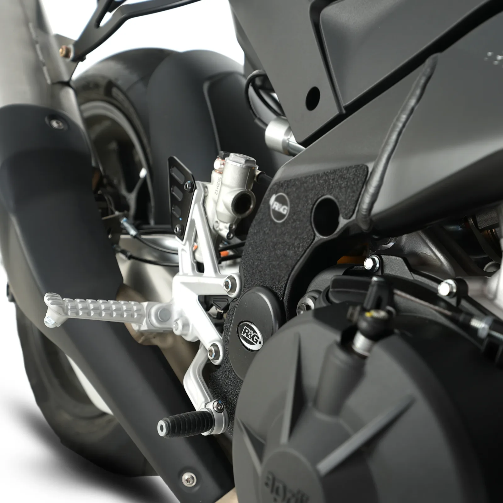 R&G Тапи за рама за Aprilia Tuono V4 R (2011–2014), Caponord 1200 (2013–2018), Tuono V4 1100 RR (2015–2023) и др.