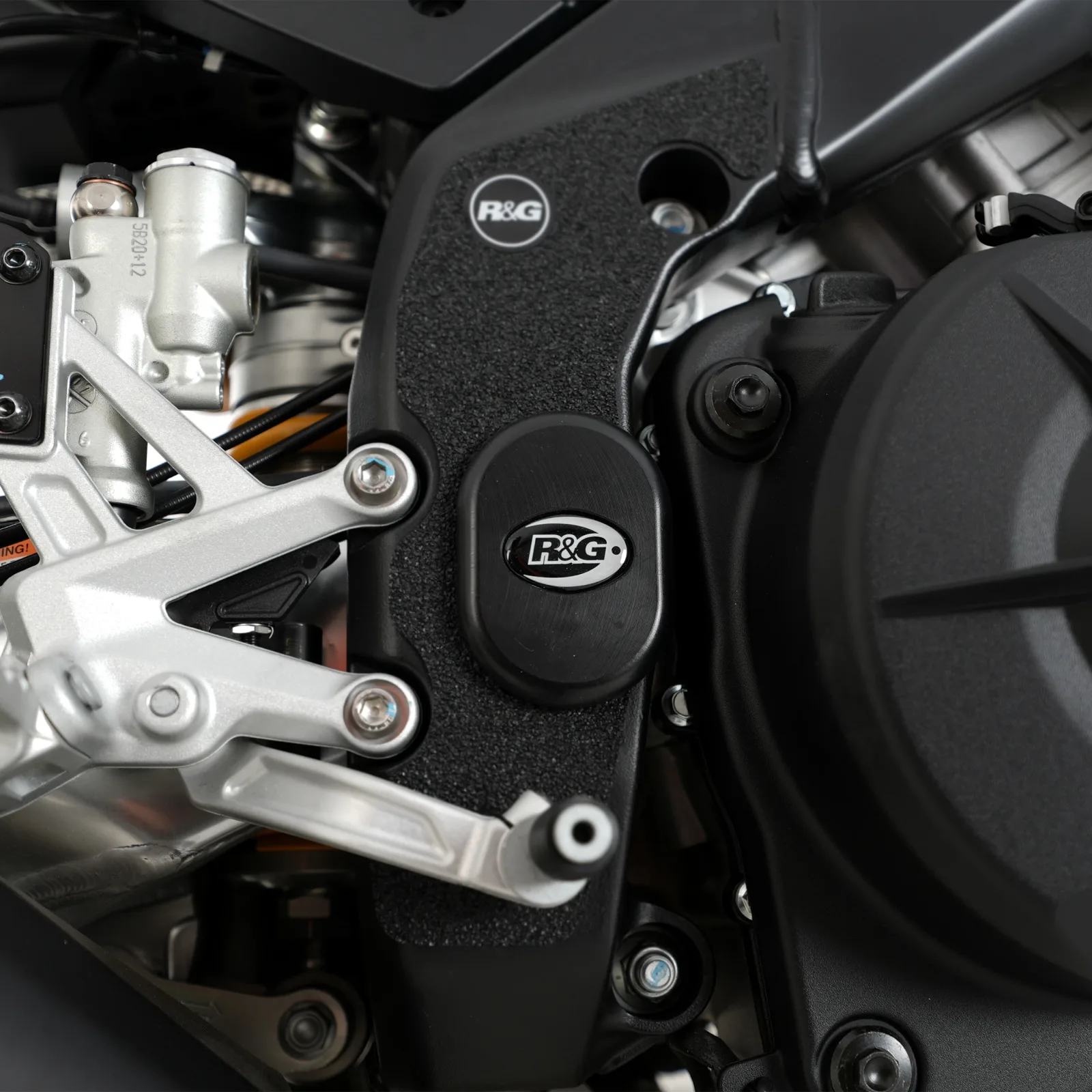 R&G Тапи за рама за Aprilia Tuono V4 R (2011–2014), Caponord 1200 (2013–2018), Tuono V4 1100 RR (2015–2023) и др.
