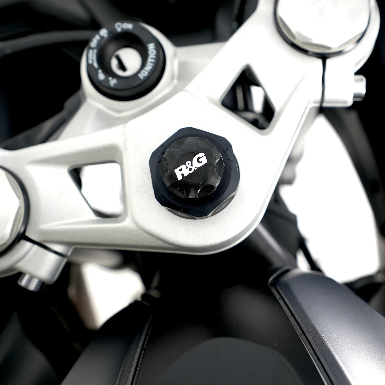 R&G Тапи за рама за BMW S 1000 RR (2019+), S 1000 R (2021–2024), Triumph Trident 660 (2021–2025) и др.