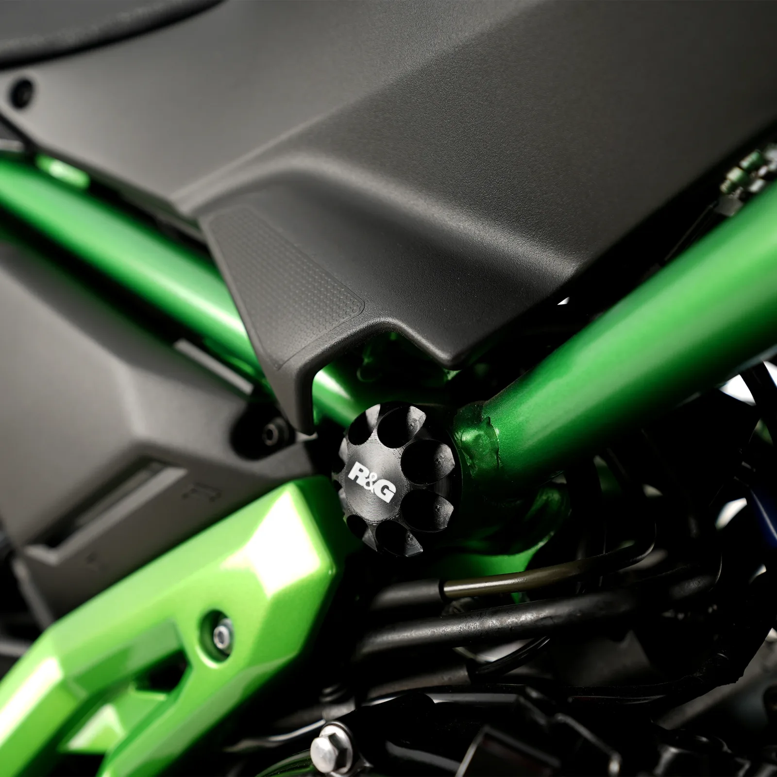R&G Тапи за рама за Kawasaki Z650 (2017+), Z650RS (2021+), Z650 S (2026+)
