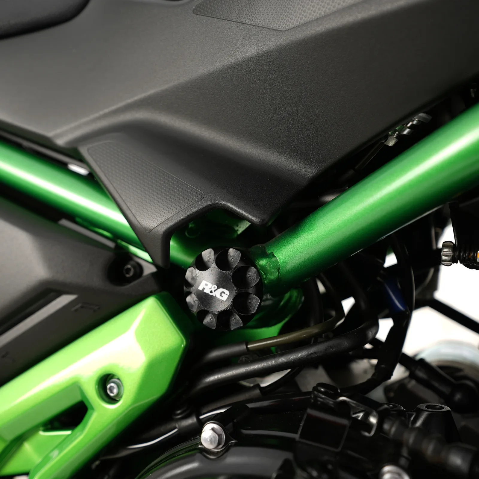 R&G Тапи за рама за Kawasaki Z650 (2017+), Z650RS (2021+), Z650 S (2026+)