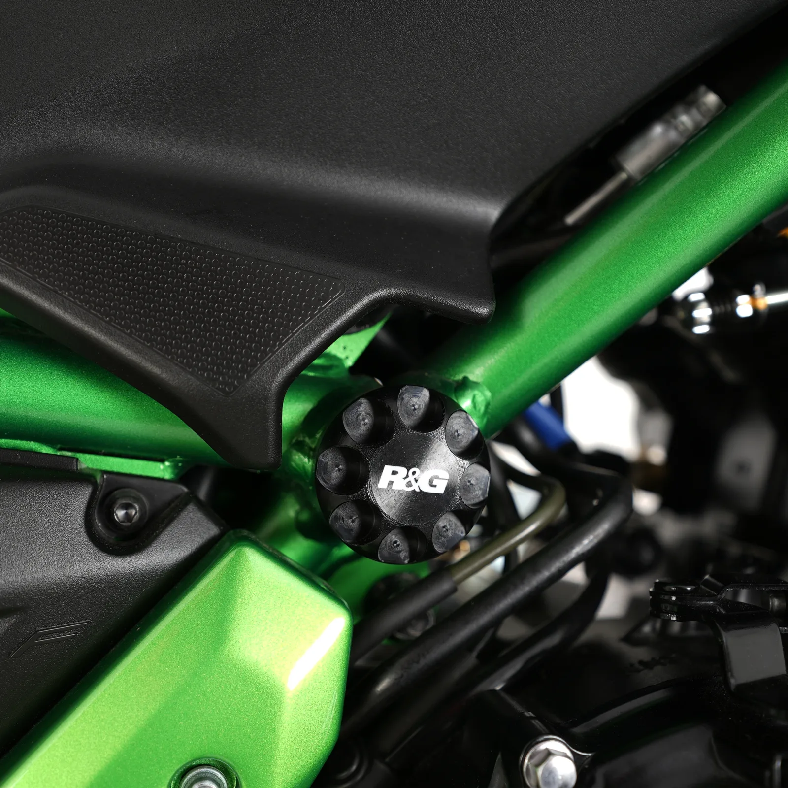 R&G Тапи за рама за Kawasaki Z650 (2017+), Z650RS (2021+), Z650 S (2026+)