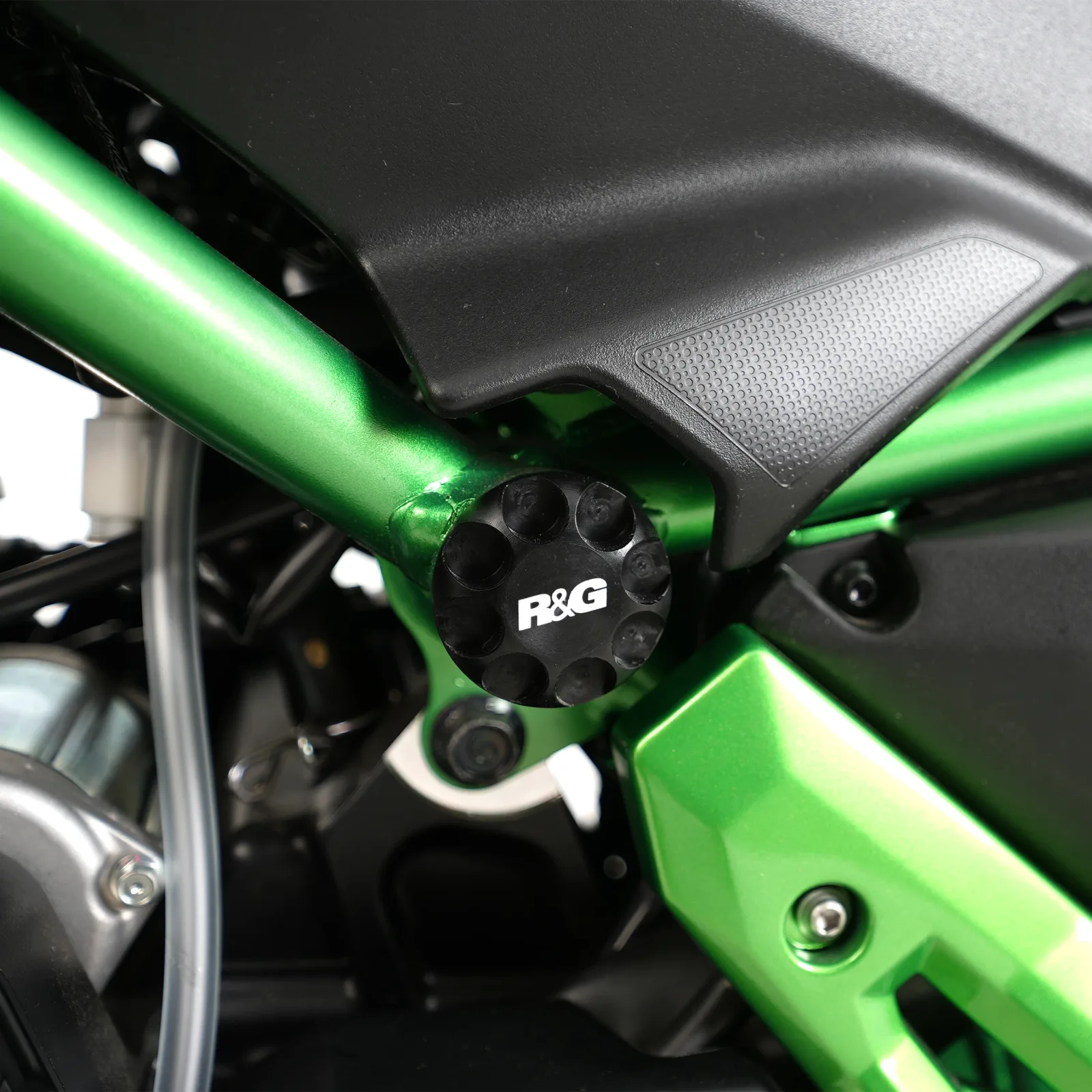 R&G Тапи за рама за Kawasaki Z650 (2017+), Z650RS (2021+), Z650 S (2026+)