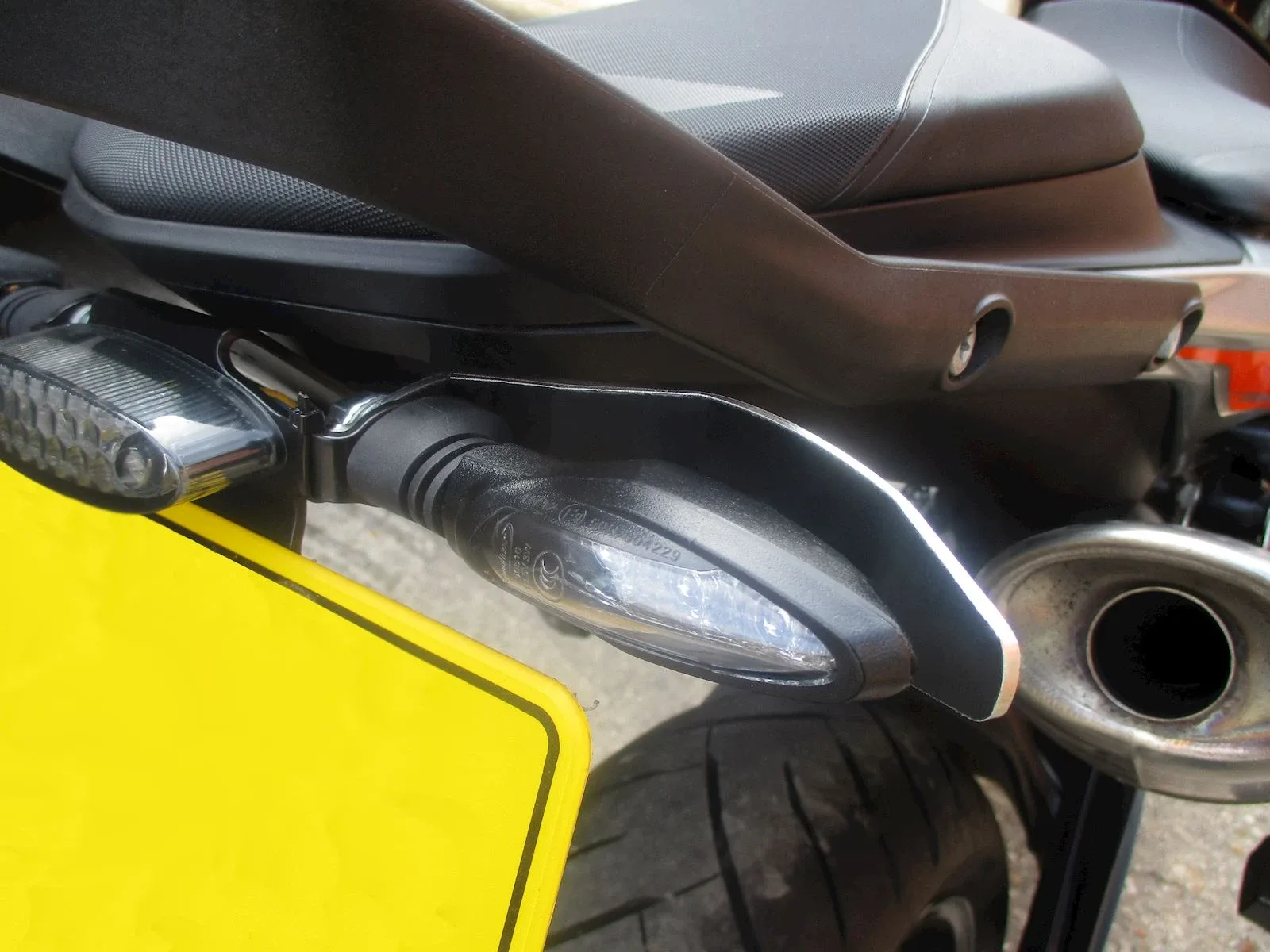 R&G Топлинен щит за мигачи за KTM 790 Duke (2018–2025), 890 Duke R (2020–2024), 890 Duke (2021–2024)