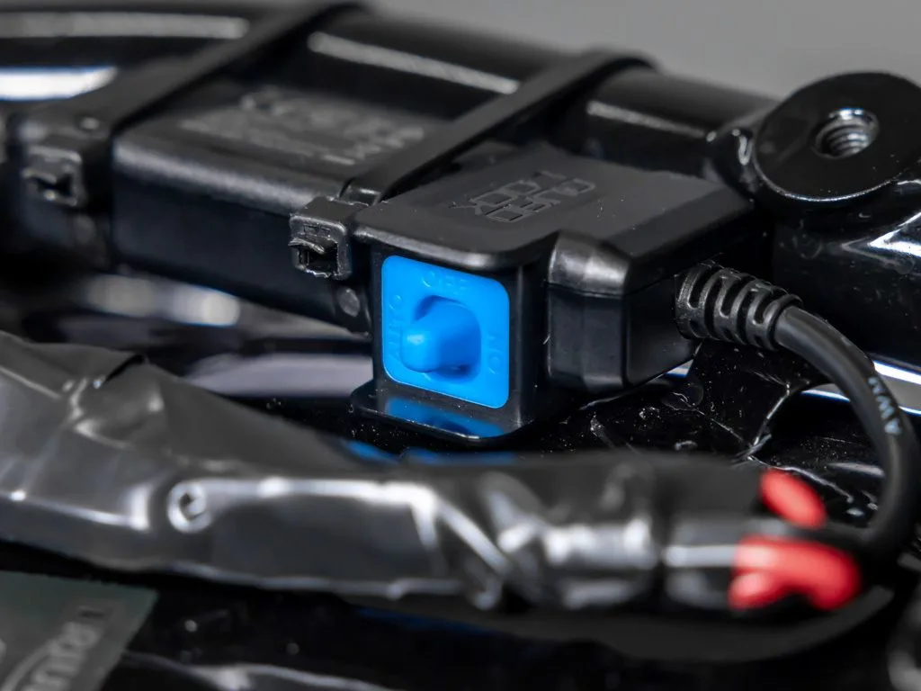Водоустойчив адаптер 12 V към USB Quad Lock Smart Adaptor